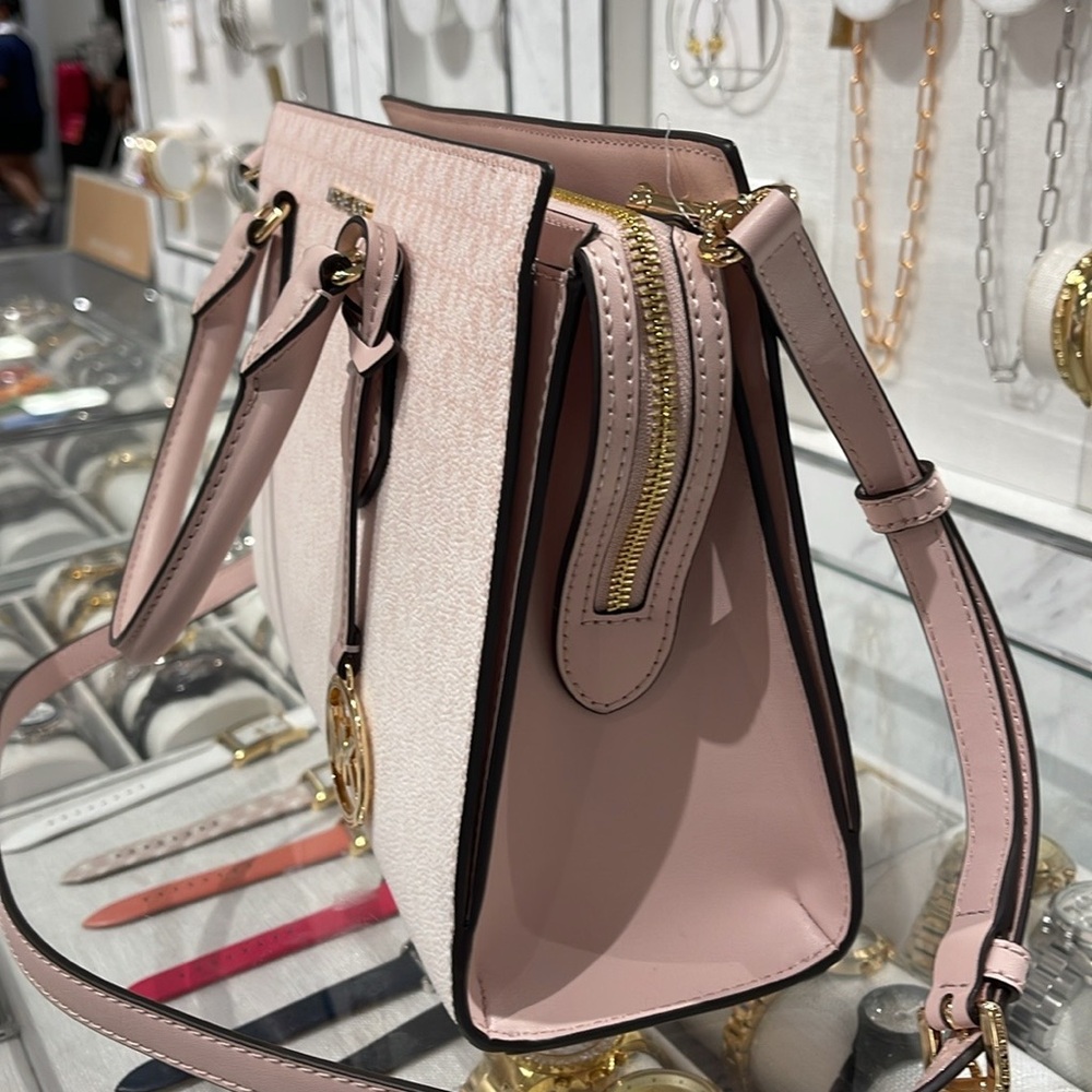 MICHAEL KORS Sheila Md Ombré Signature Logo Satchel Crossbody 
Powder Blush 
NWT - Picture 15 of 16